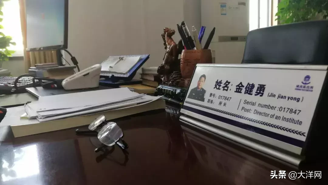 18岁失去警察父亲，杭州男孩今天被浙江警察学院录取！妈妈的一句话让人心疼...