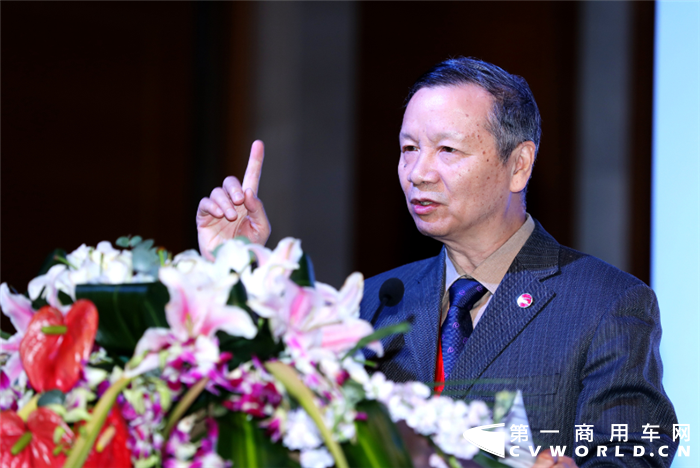 十年百万 福田康明斯X12、ISF4.5发动机国六版揭幕亮相 了解一下