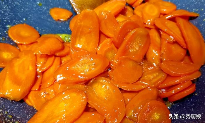 秋季多吃胡萝卜，教你超好吃的做法，营养又解馋