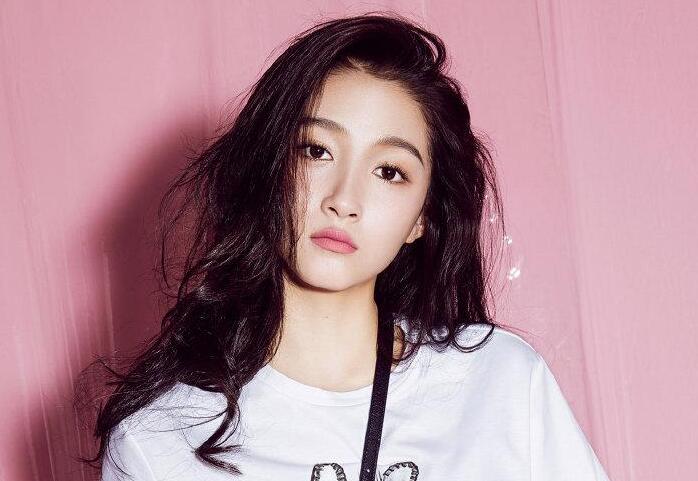 关晓彤高考成绩曝光，明明在拍戏赚钱，为什么高考成绩这么好？