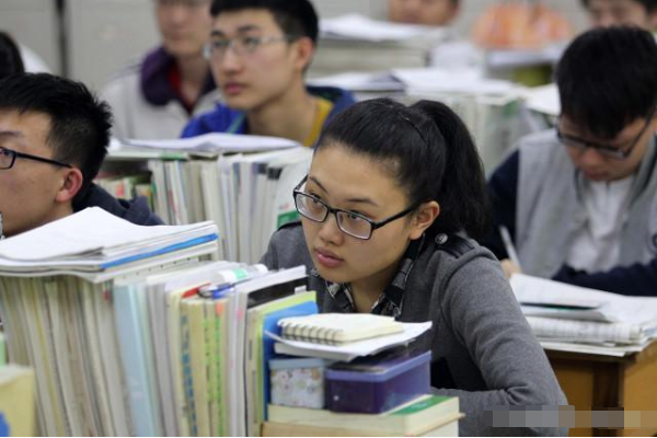 4省通知，2020届复读生迎来“不好消息”，家长：无奈