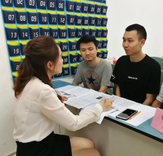 本科生赚钱不如农民工？看完这份真实数据之后，很多人选择了沉默