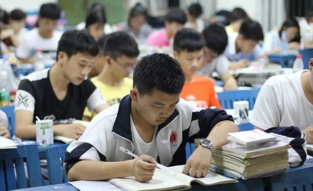 “高考移民”成为历史，天津市率先执行，预计2024年全面落实