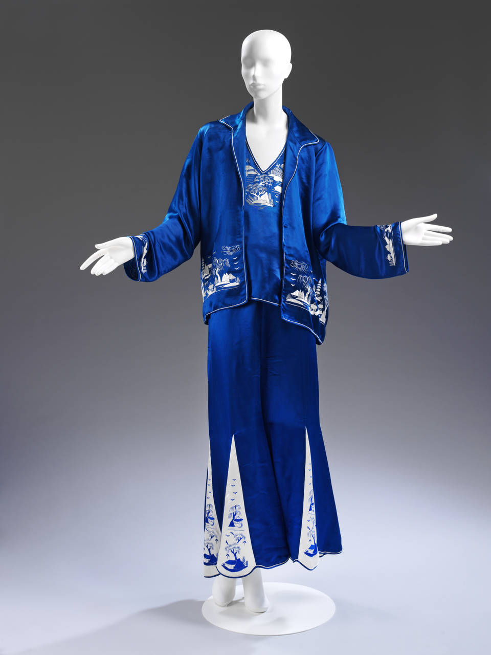 艺术涨姿势：内衣小史 | 张小玉