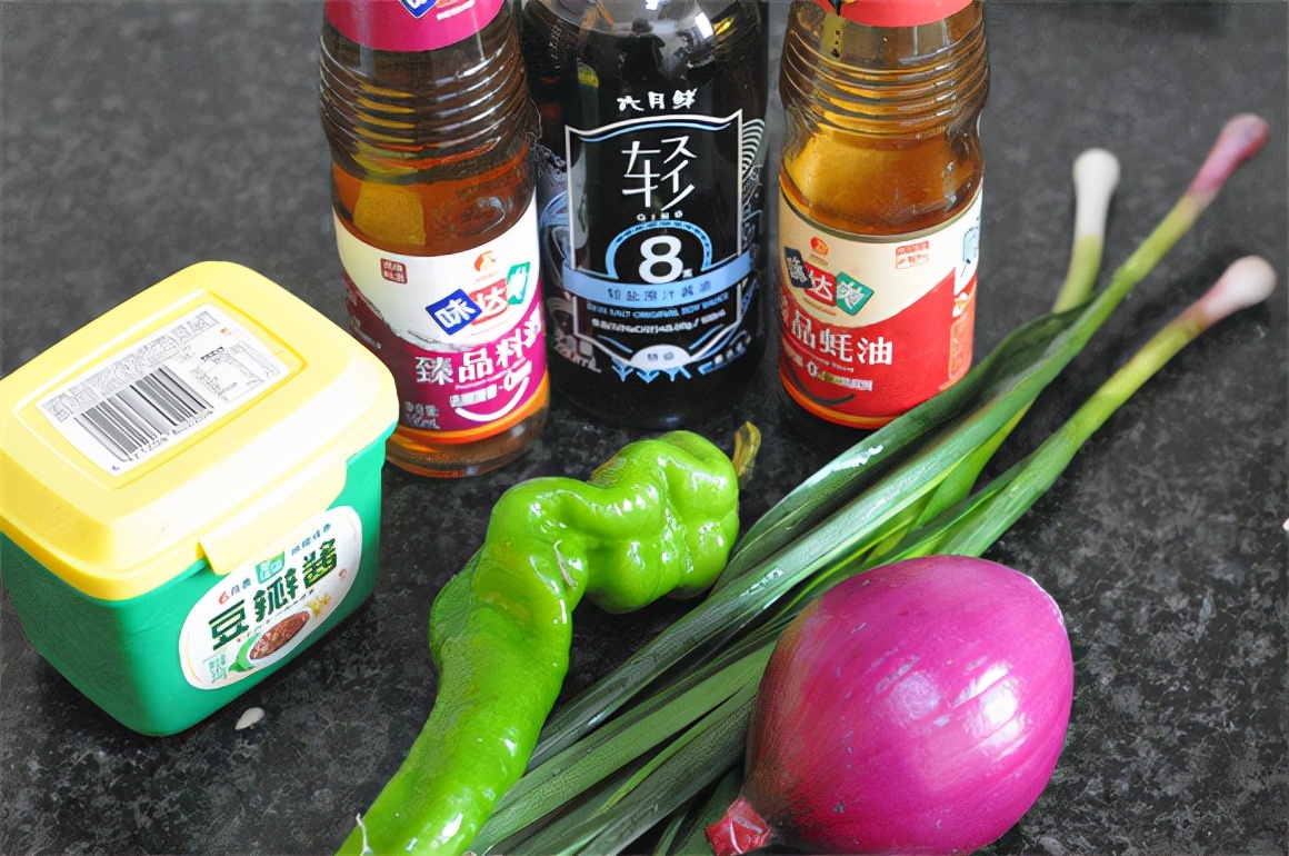 湖南妹子教你做回锅肉，不油不腻入口即化，冬天吃它最解馋