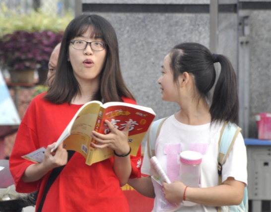 2021年新高考，史政化获“最差”组合称号，到高三一半学生要转科