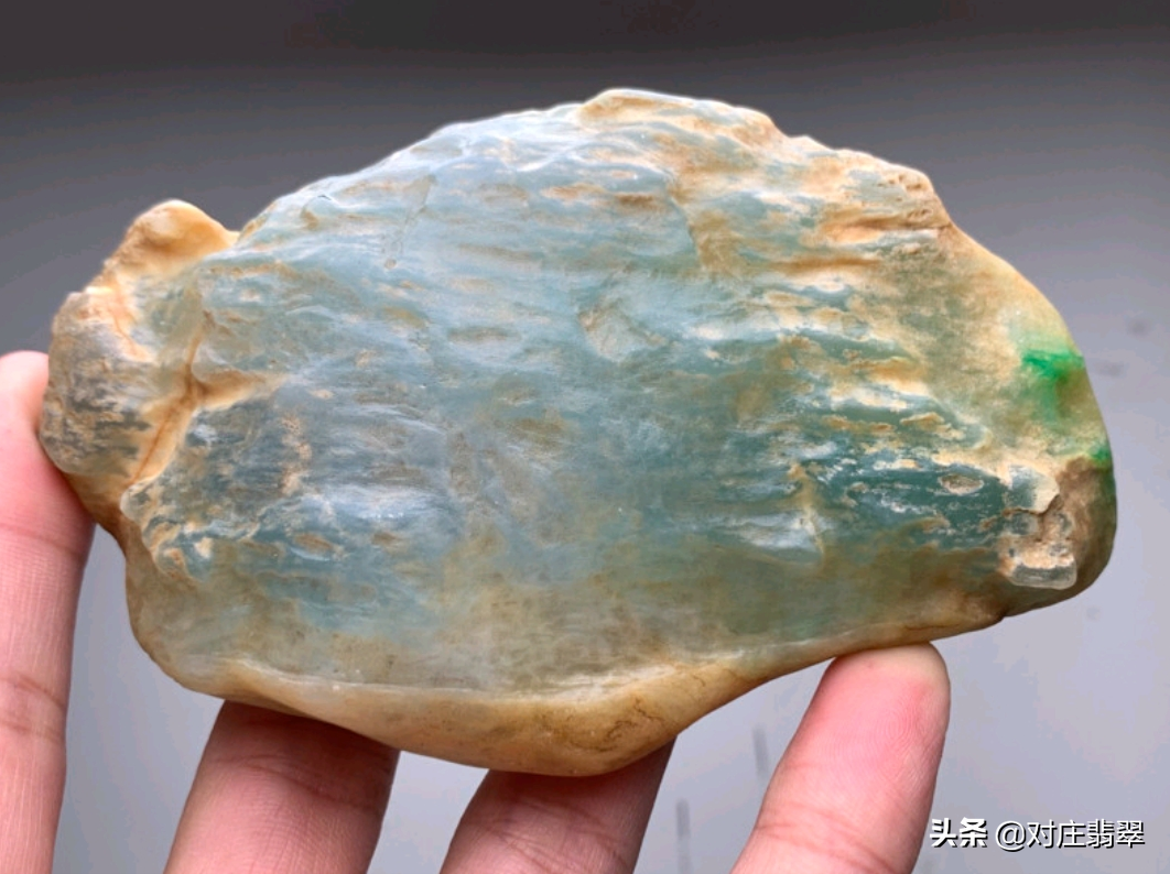 木那料高冰翡翠原石到底有多美?(翡翠的销售顺口溜) 第3张