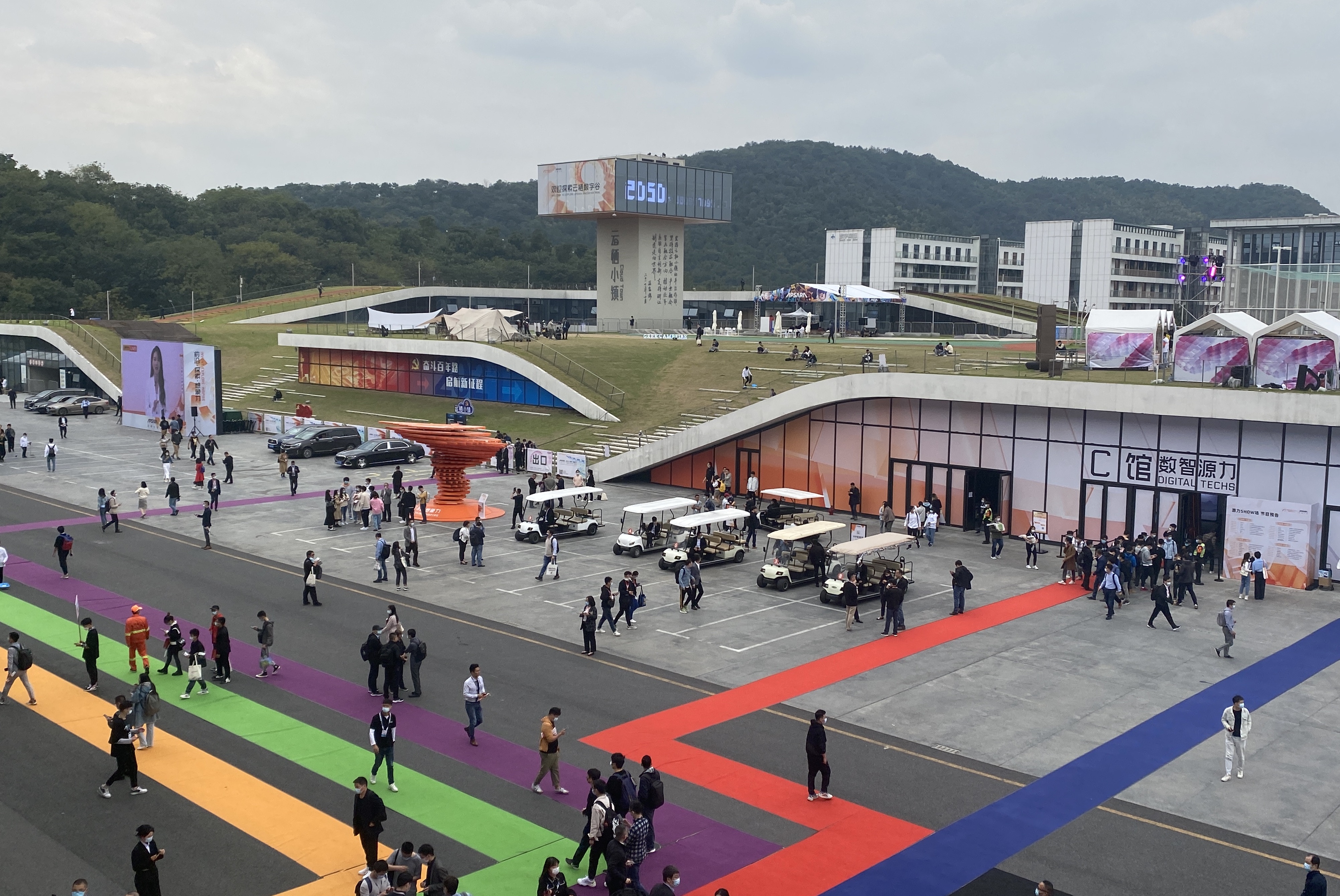 工业互联网抛来国产化橄榄枝，阿里云如何接？