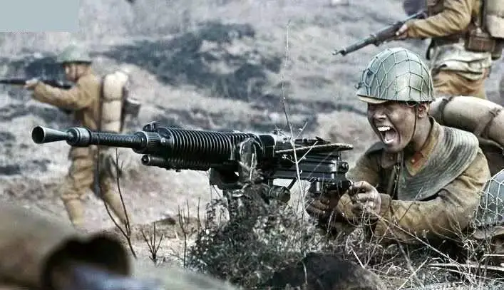 影视剧里的国军和真实的国军，中间差了10086个楚云飞