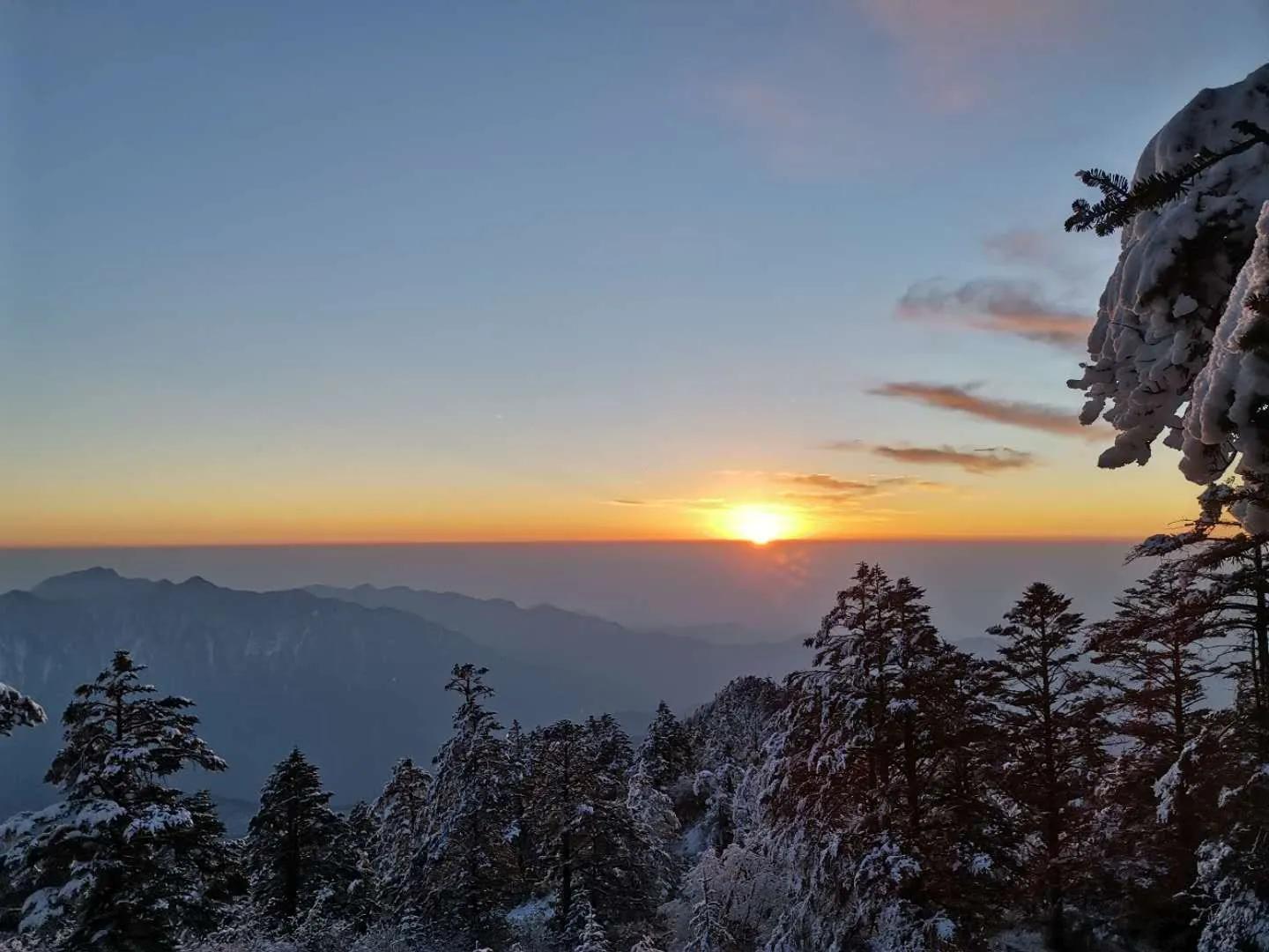 走近杜甫笔下的西岭雪山