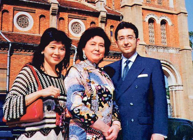 为堂弟生子，与哥哥何鸿燊决裂，索要200亿欠款，她的故事太精彩