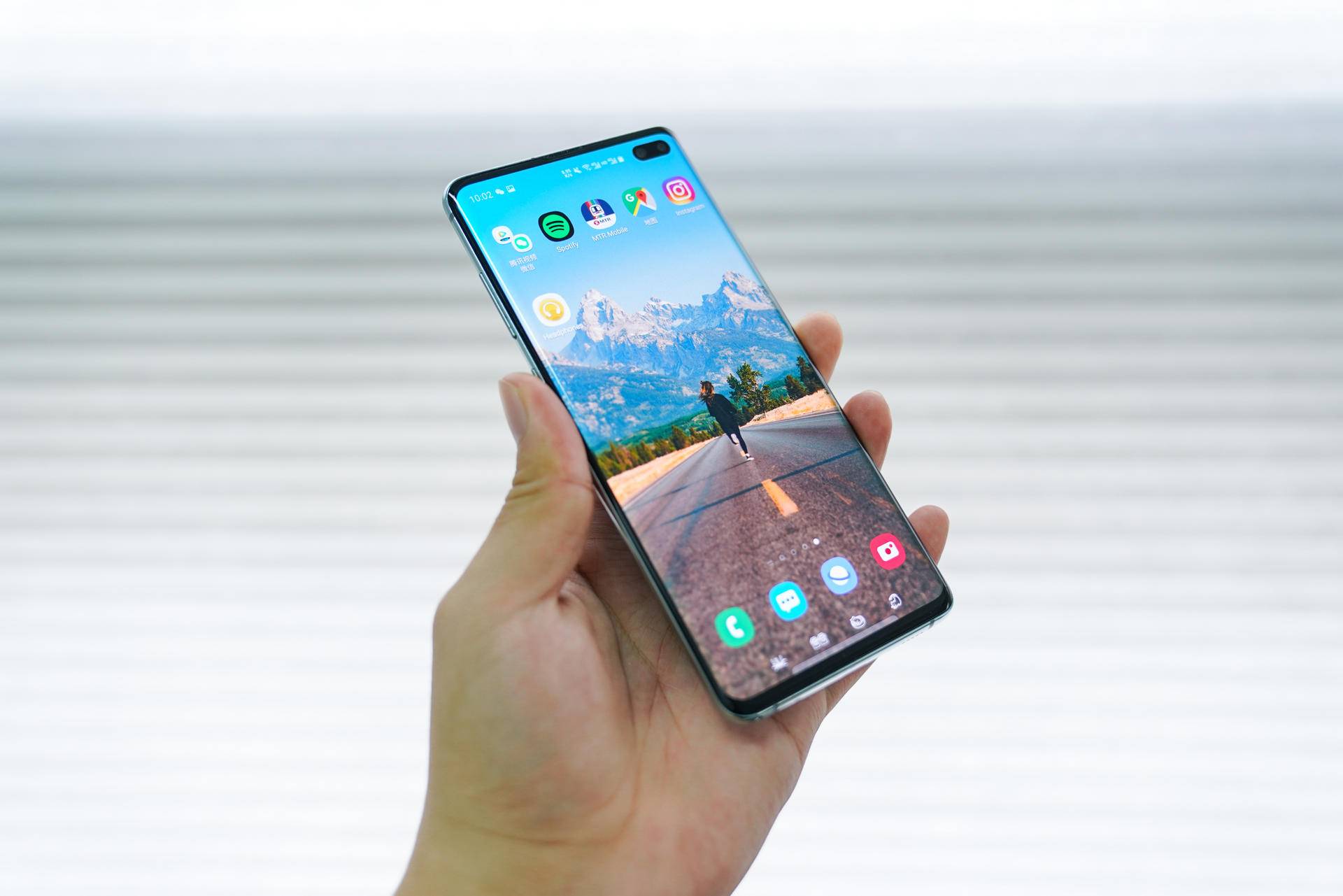 业界成本最高,三星galaxy s10 究竟用了一块怎样的屏幕?