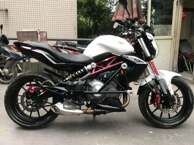 国产街车黄龙300怎么样？摩友：除了重没其他缺点