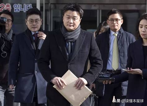 贿赂朴槿惠的三星掌门人风光出狱，韩国到底是谁当家作主？