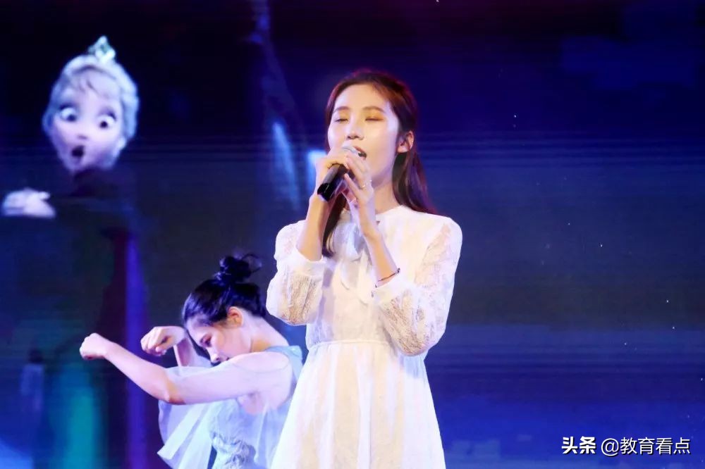 青春献礼新时代，为广东省华立技师学院艺术节点赞