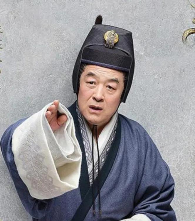 宫刑具体割哪个部位？割完以后还要挂在房梁上放几十年