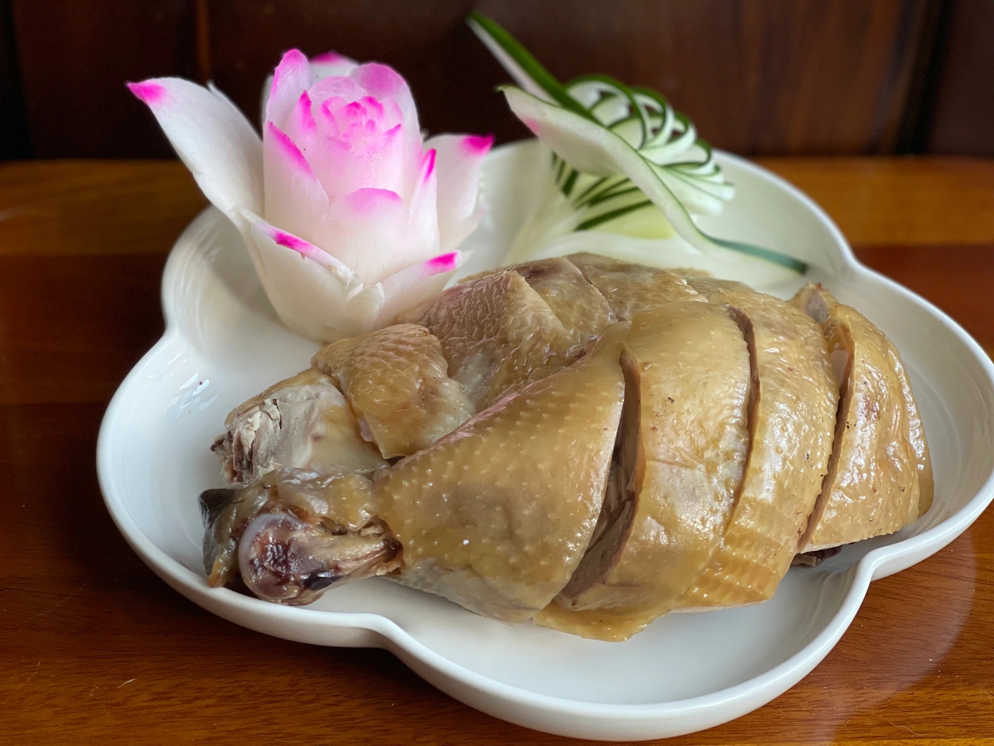 在家做菜,也可运用雕花做摆盘装饰,瞬间有在饭店吃大餐的感觉.
