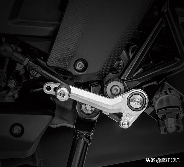 春风400GT发布：3.38万元！双缸400cc，最高时速155，标配ABS！