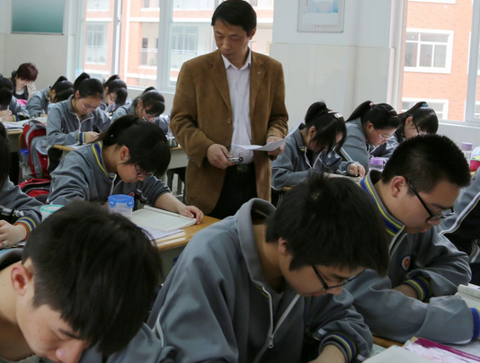 北京高考状元曹婧怡：从小“独宠”历史的孩子们，到底赢在哪里？