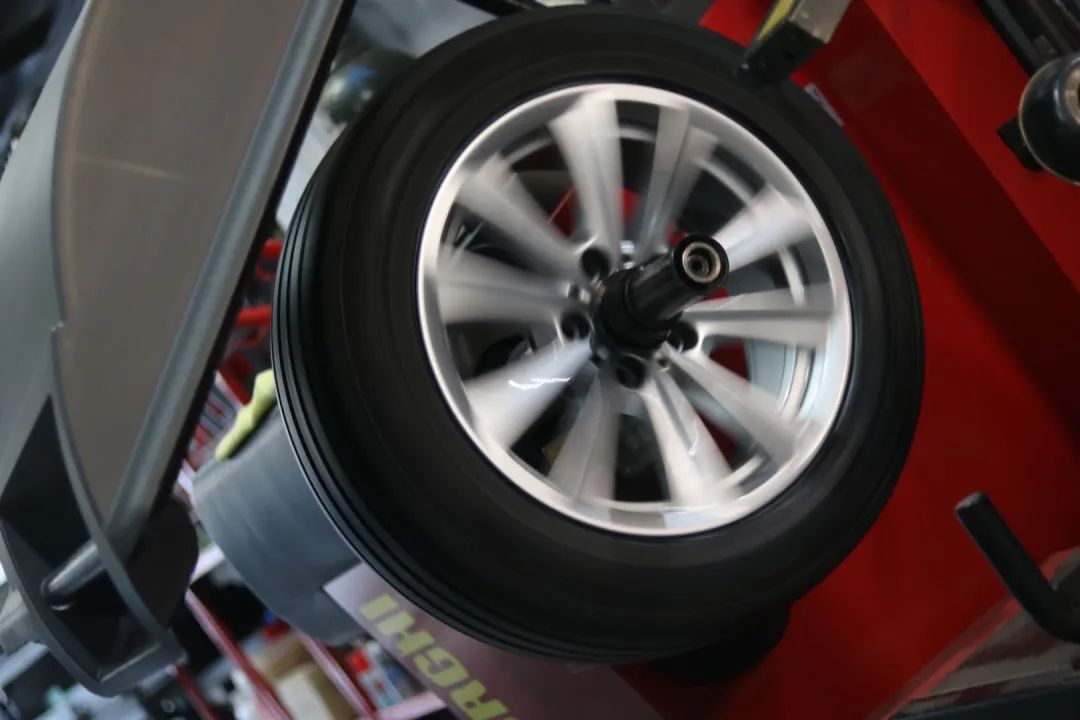 怪兽修车：翻新一辆13年的二手宝马5系，耗时25天完美复活它