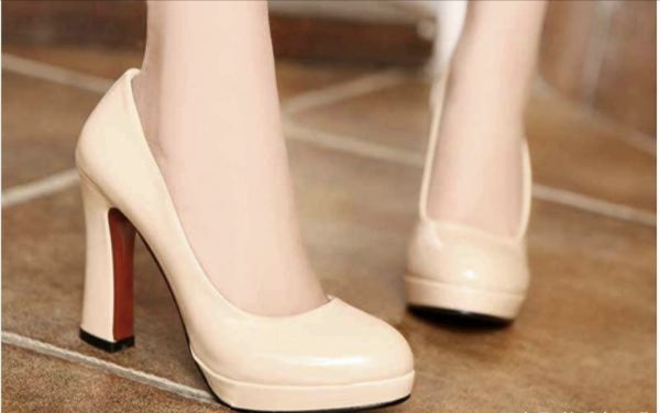 生活小知识:新买的皮鞋脚后跟磨脚该怎么处理？