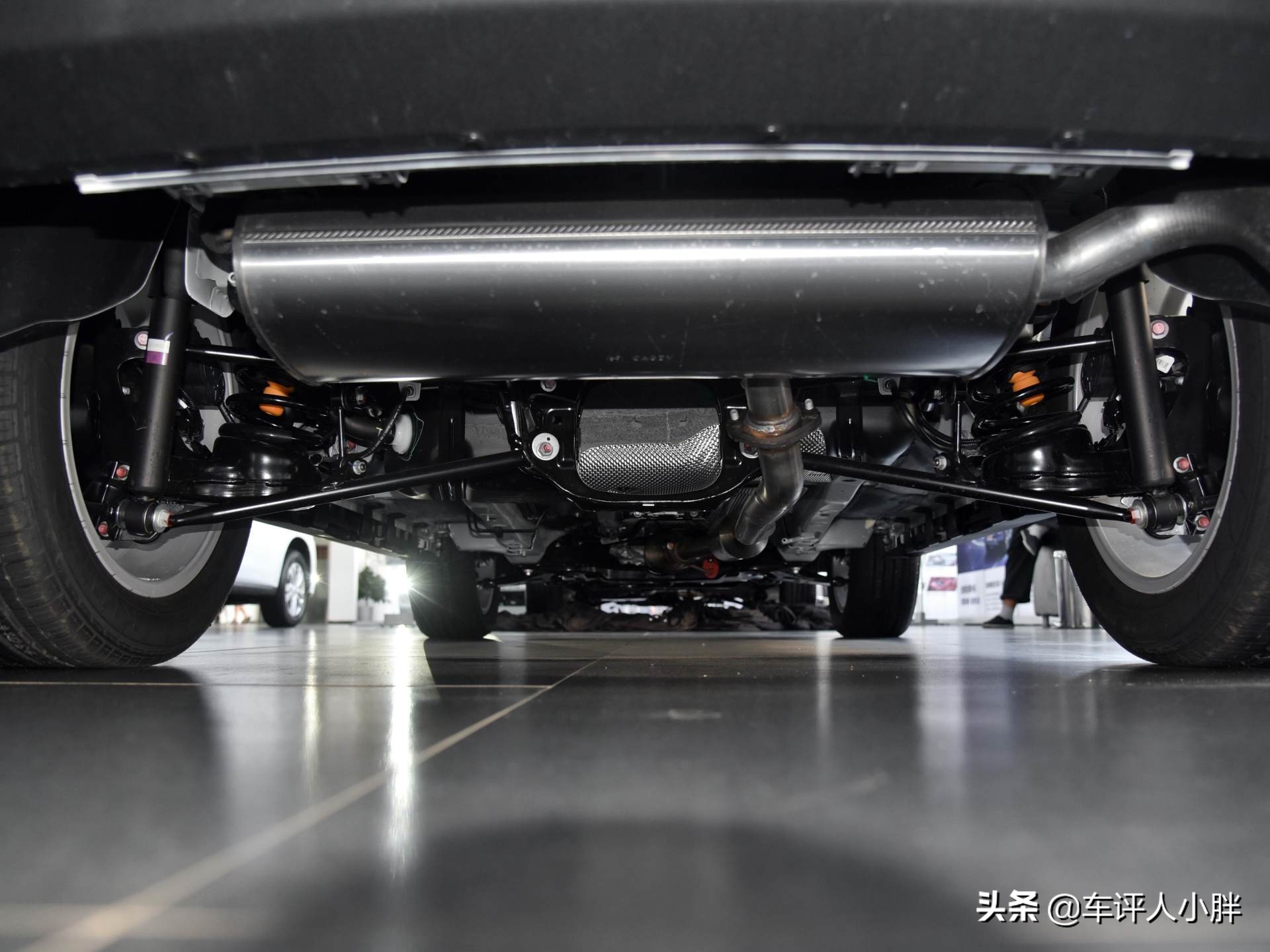1.5T+7DCT的小SUV，带你看颜值憨憨的哈弗H2