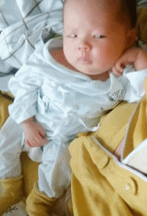 惊恐！为什么女友总是大半夜起来照镜子？已经不是第一次了