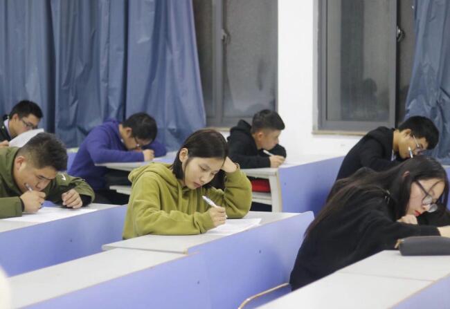 公务员考前“培训班”要花好几万？过来人告诉你，这钱该不该花