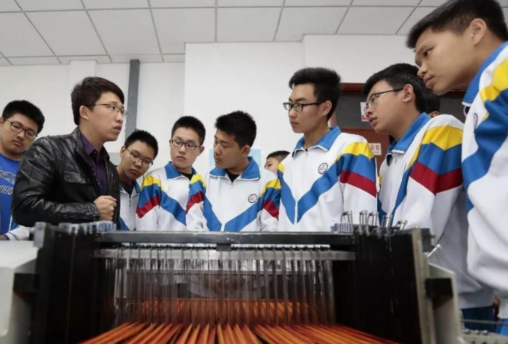 同样上高中，“文科生”和“理科生”差距明显，后悔当初选错