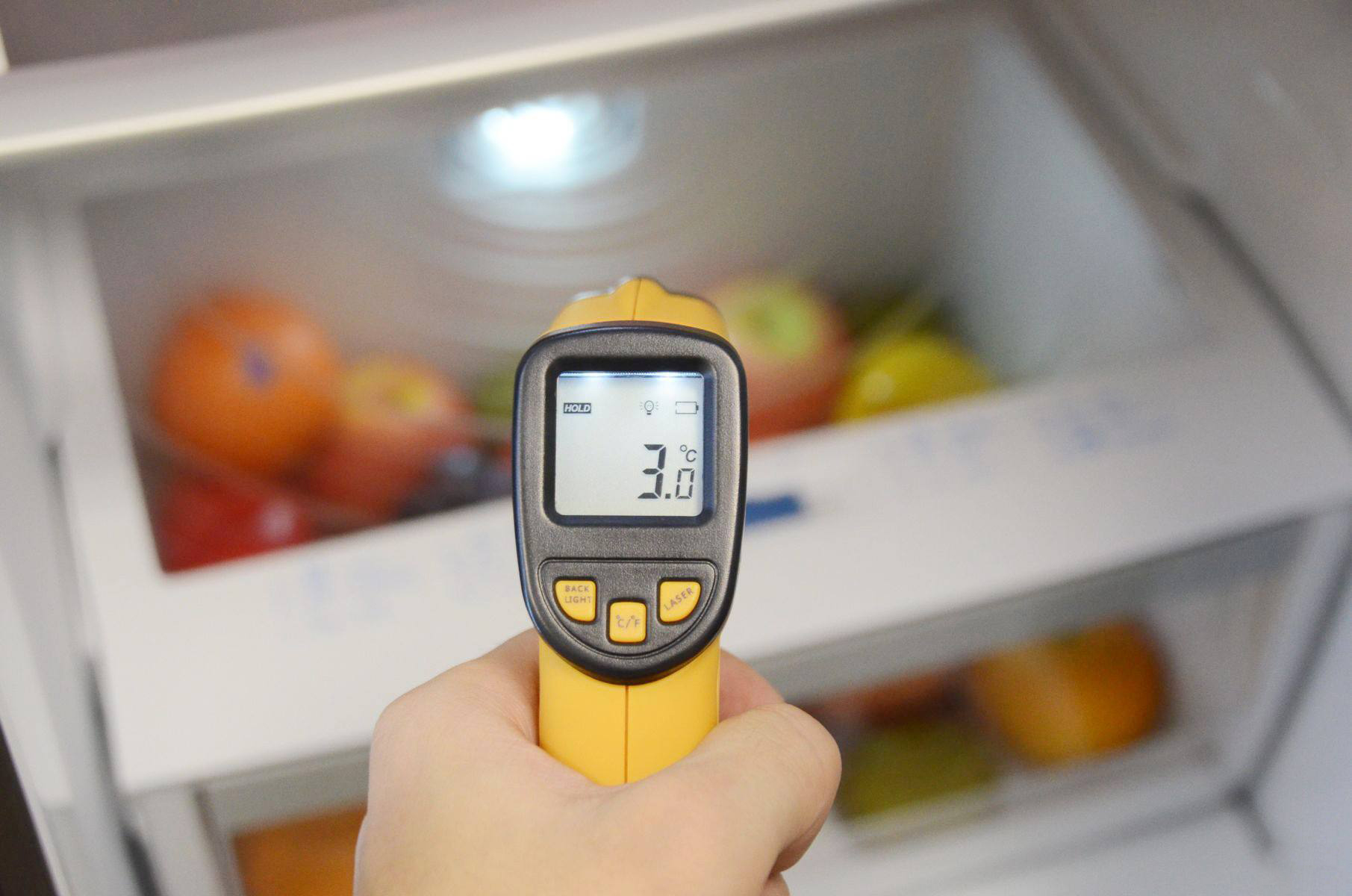 总觉得冰箱不够凉，说明书却建议设置最低档，夏季冰箱如何调温？