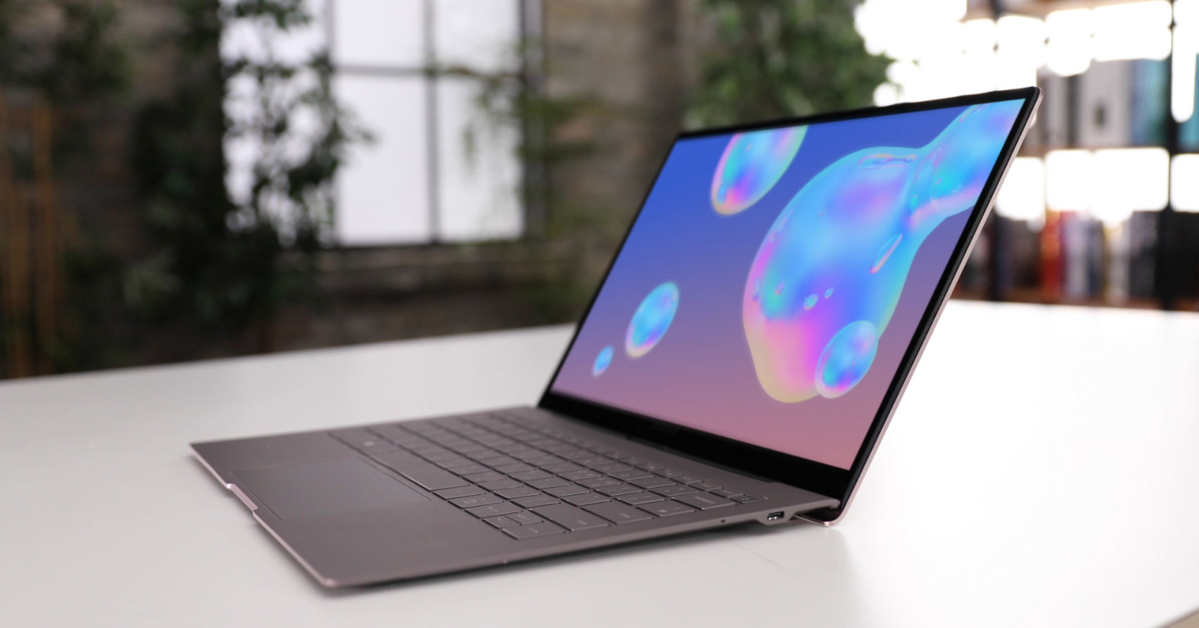 第三款笔记本电脑:三星galaxy book s