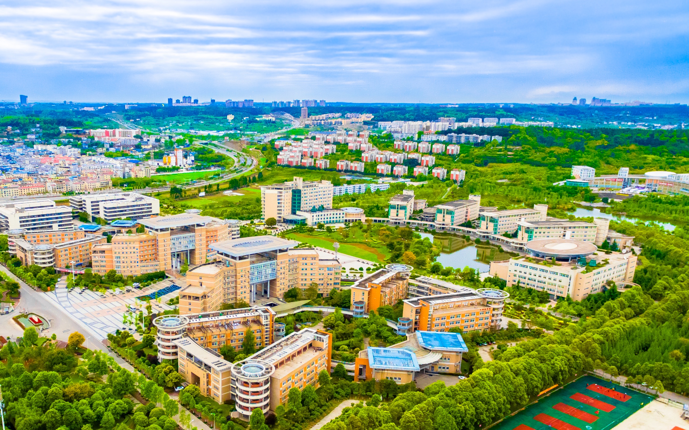 这所大学,校名堪比211,也是省部共建大学,二本招生,值得报考