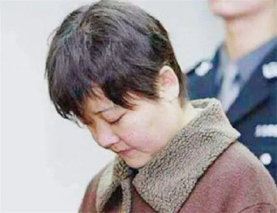 2004年，甘肃女毒枭被判死刑，临死前请求：能否把遗物留给家人？