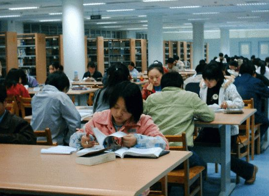 江苏一所大学断档严重，直降6万多位次，考生后悔没“捡漏”