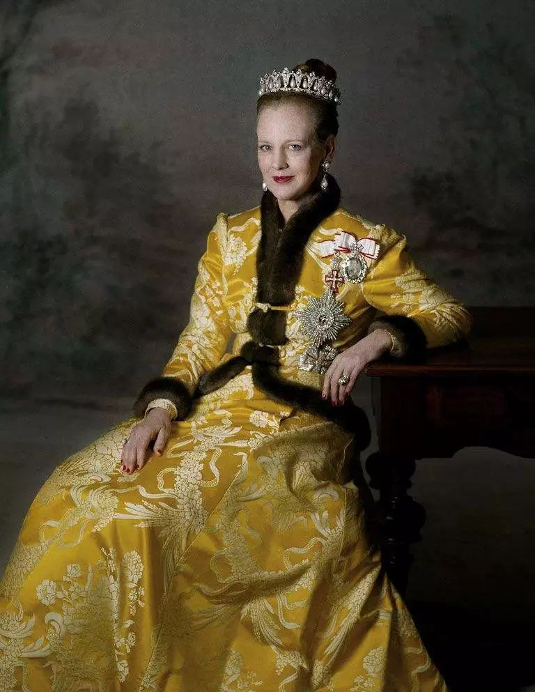 丹麦"国宝"级女王，气质不输英女王，珍藏的珠宝首饰十分的奢华