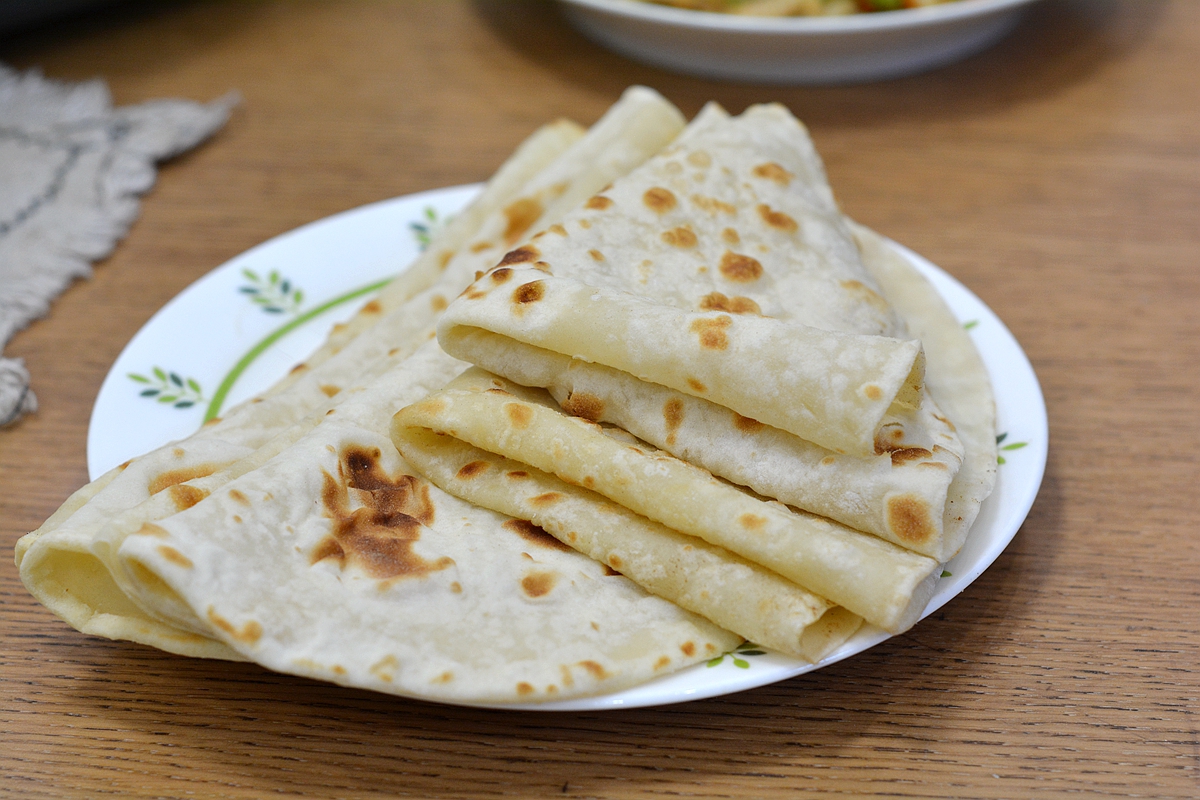 2分钟出锅的烙薄饼,又软又香卷着吃,用凉水还是热水揉面不挑剔