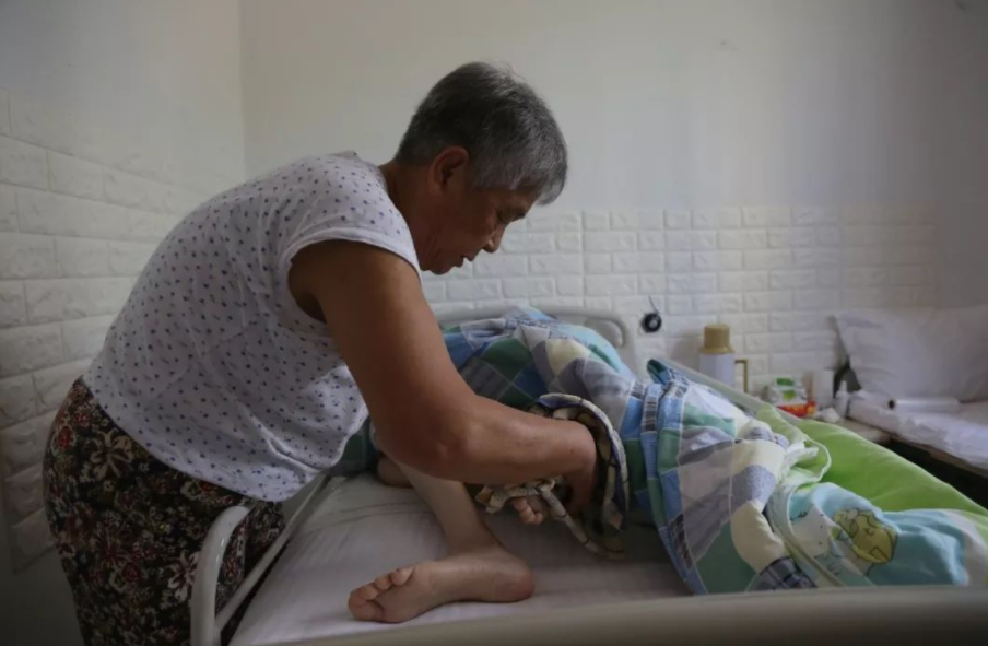 考生办升学宴，客人出口伤人气哭孩子，考300分要不要办升学宴