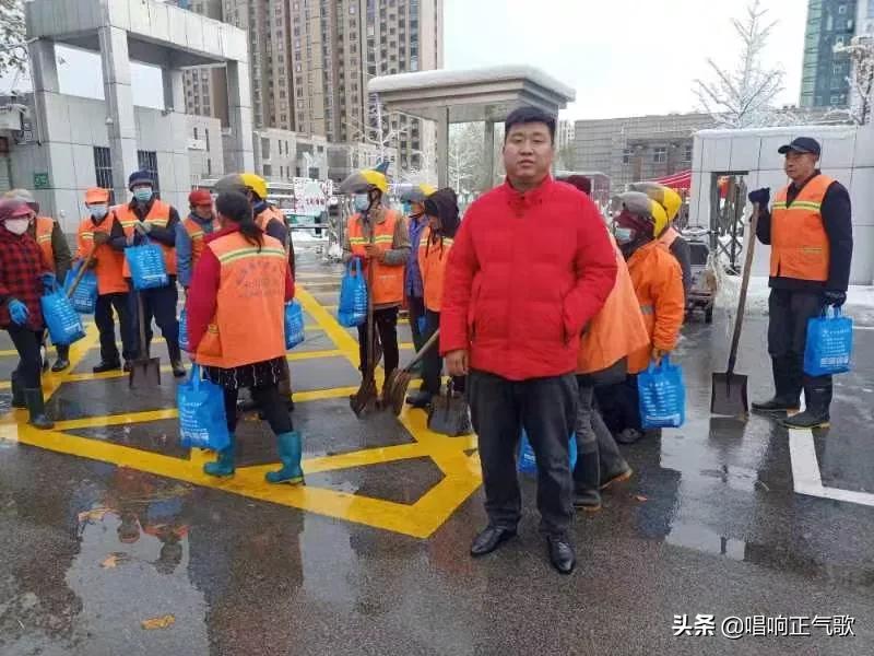 河北衡水爱心人士关爱环卫工寒冬送温暖助力国家级文明城市创建