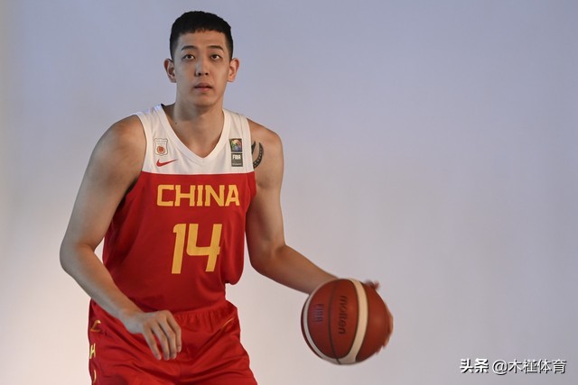 中国篮球运动员前十名（现役国篮实力强劲的球手）