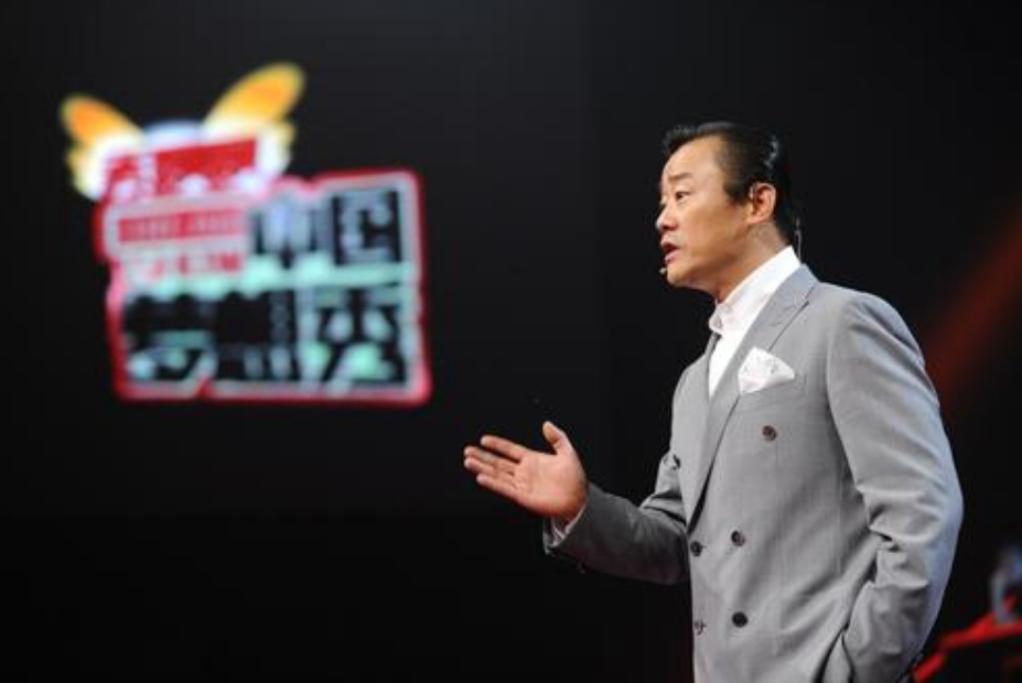 周立波从一夜成名到身败名裂，你以为自作自受？其实背后隐藏秘密