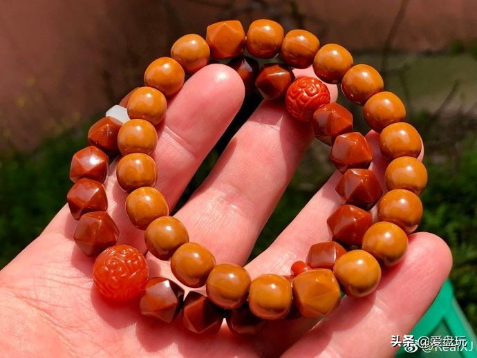 男人手串玩成这样,才叫帅气(虎骨珠子怎么辨别真假) 第12张