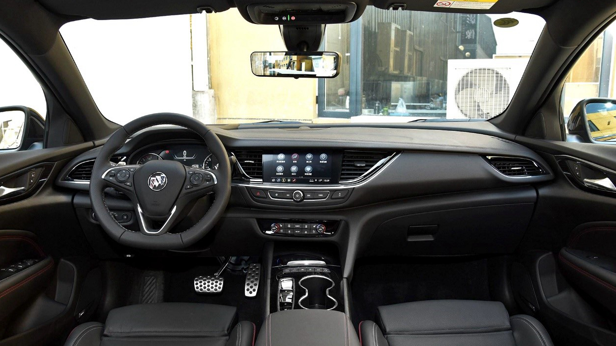 7.1秒破百老款优惠近4万多，买新款别克君威GS值不值？