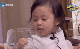 贾乃亮晒见组旧照，面容清秀堪称男版甜馨，网友调侃“馨里馨气”