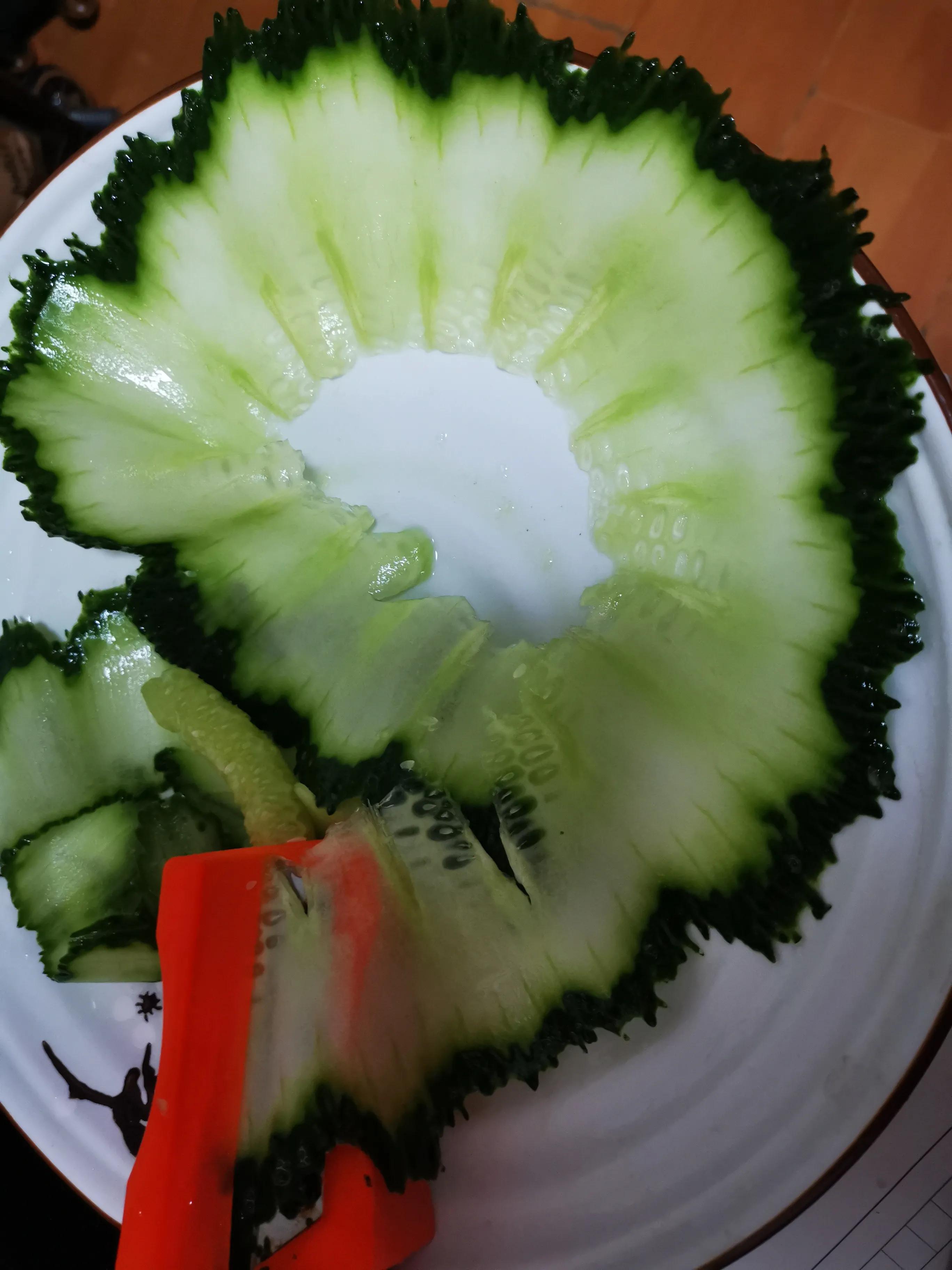 黄瓜可以做出花，夏季美容护肤，就用它。天然水润又清爽