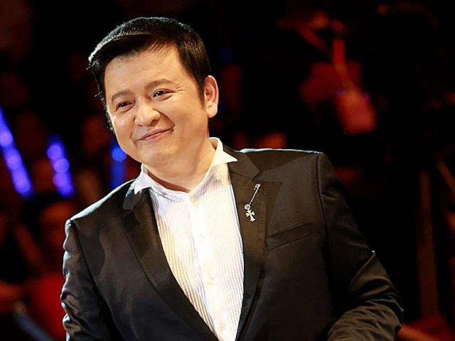 我国首届本科飞行员赵屹鸥,退役当央视主持人,儿女双全幸福美满