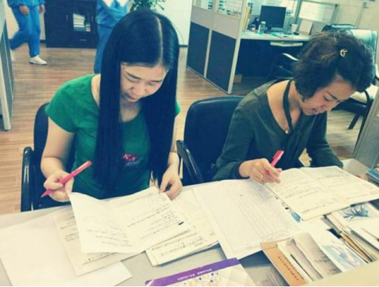 高考满分作文《酒》，通篇没有“酒”字，老师：酒不醉人人自醉