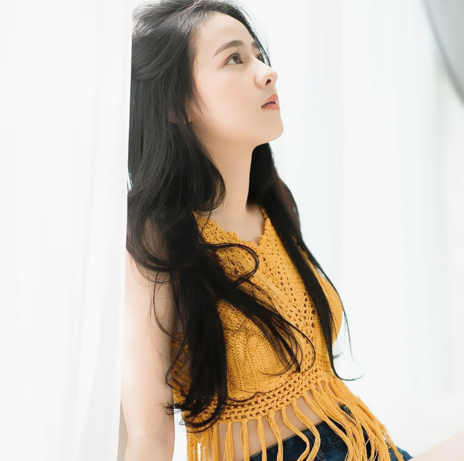 泰国的“甘露”女神 学院风中掺杂着“线条”美 清纯美丽似学生