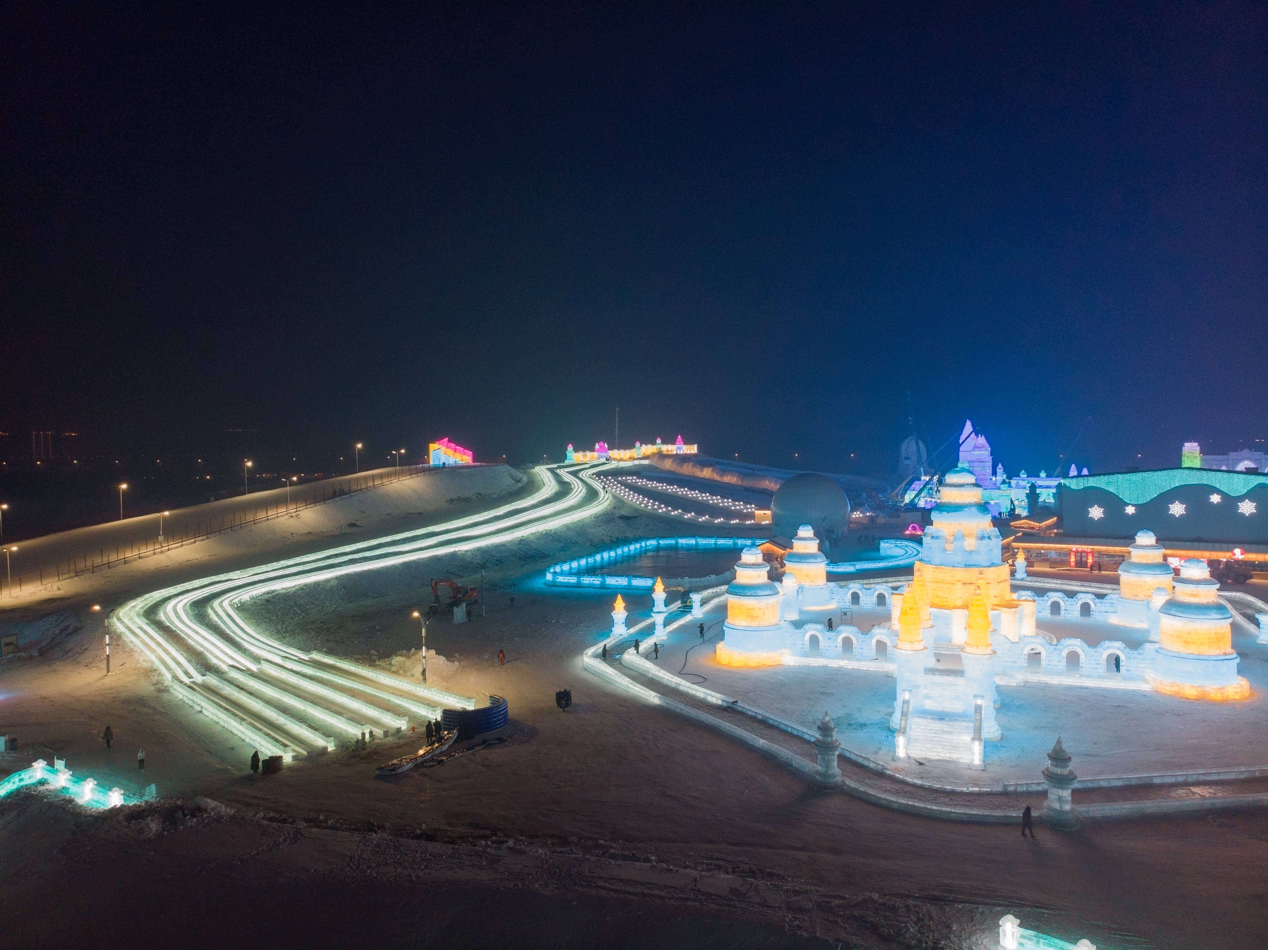 12月23日，哈尔滨冰雪大世界正式开园，门票价格、实景图请先收下