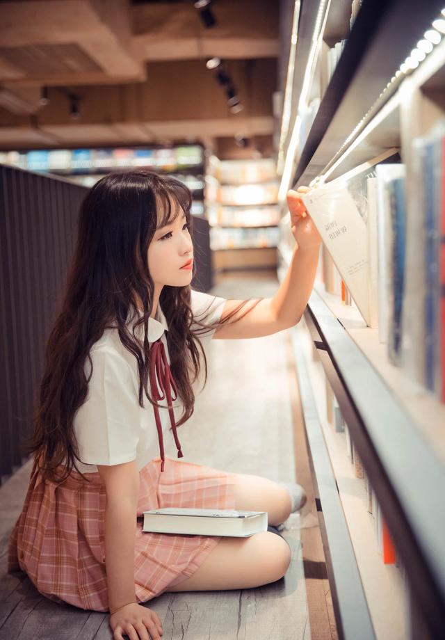 有一书房，半生奢想，优秀作文赏析：《我的书房》