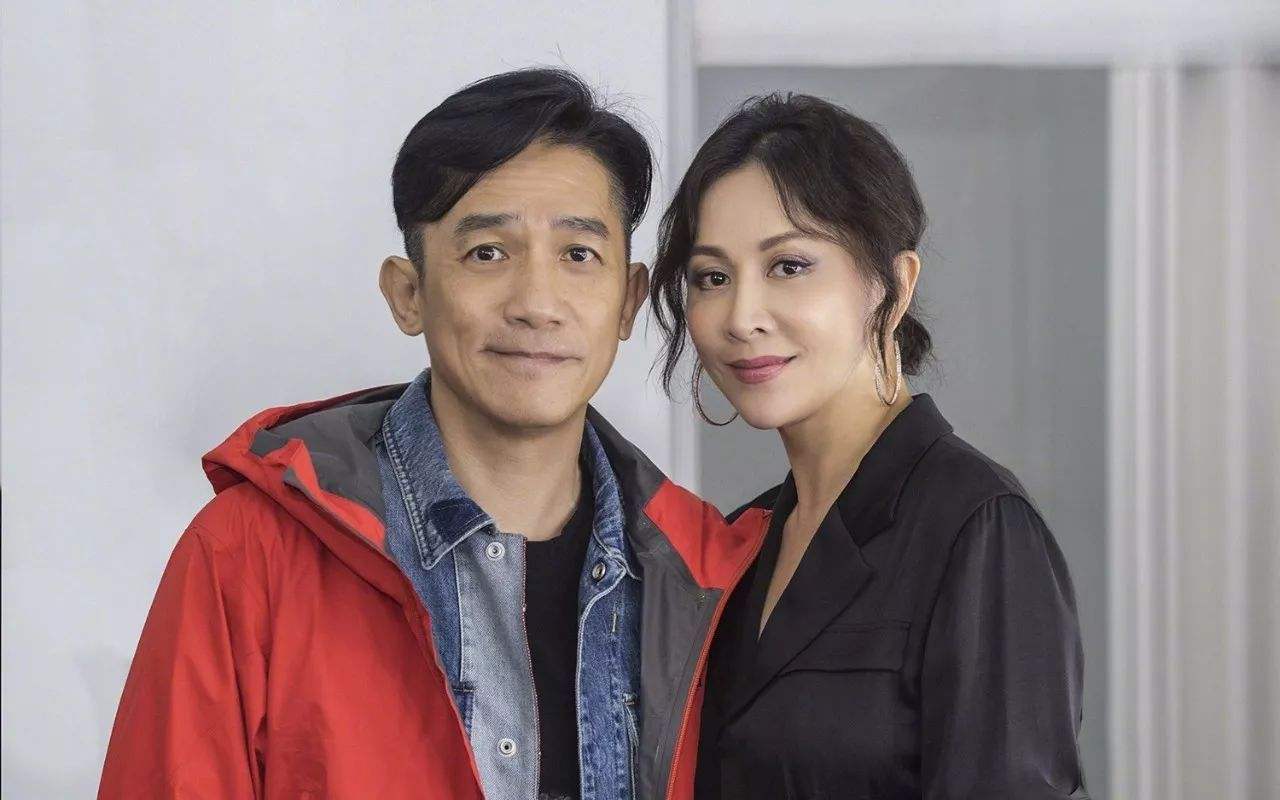 曾吃不上饭的刘嘉玲，却让许晋亨搬出家，影帝梁朝伟甘愿提出退圈